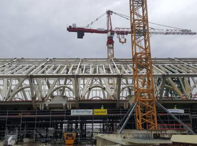 Belçika Metal / Gare De Mons tren garı 5.000 ton çelik Strand Jack ile montaj işi