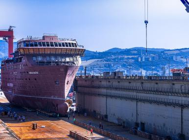 Load out du plus grand navire de transport de passagers construit en Turquie.